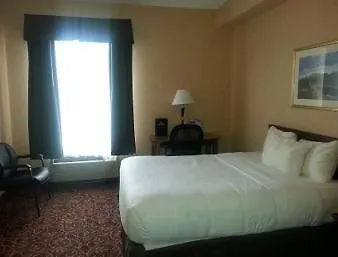 Days Inn By Wyndham Toronto East Lakeview 3*,