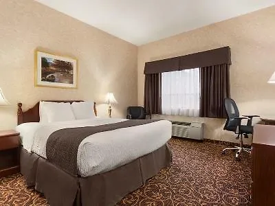 Days Inn By Wyndham Toronto East Lakeview 3*,