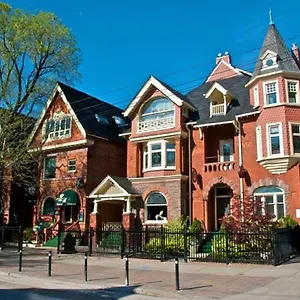 Madison Manor B&b&pub ** Toronto