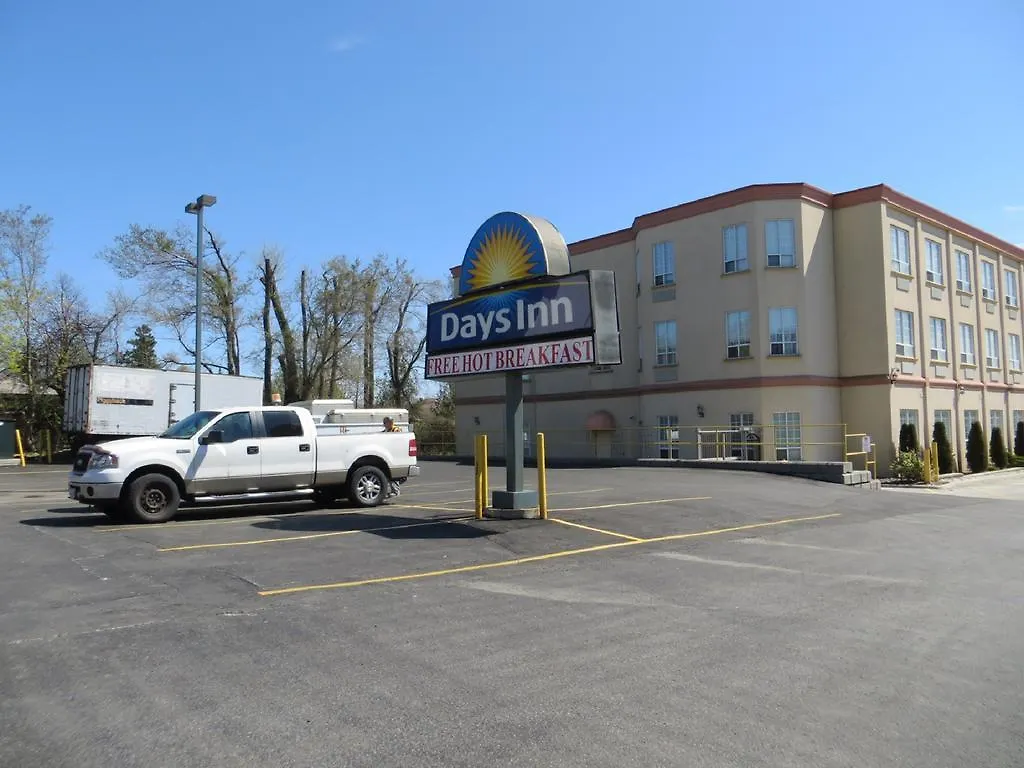 Days Inn By Wyndham Toronto East Lakeview