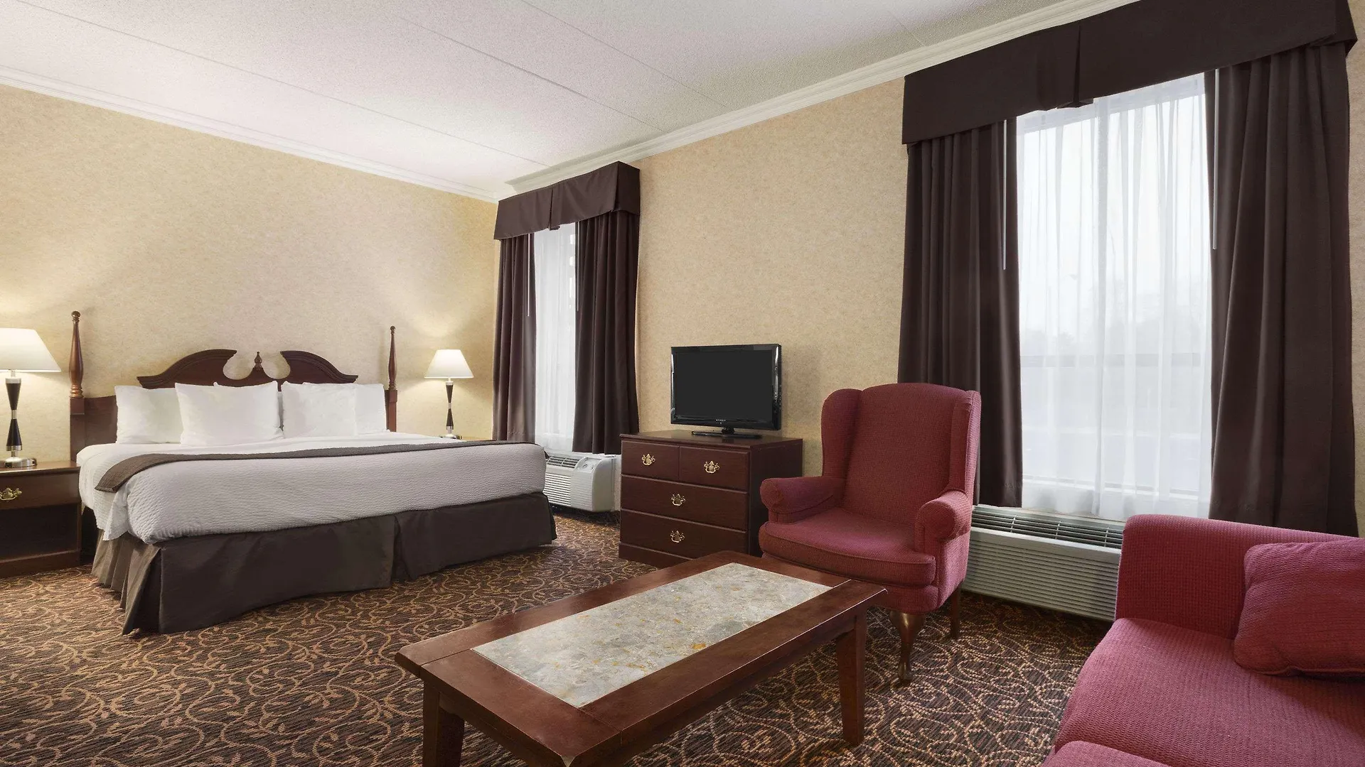 Days Inn By Wyndham Toronto East Lakeview 3*,