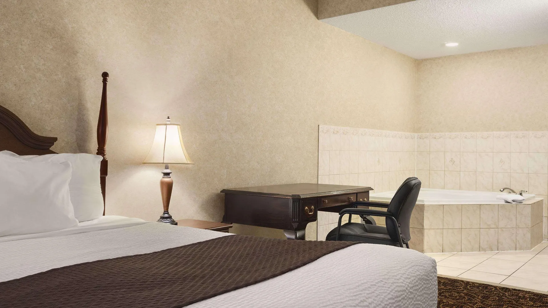 Hotel Days Inn By Wyndham Toronto East Lakeview