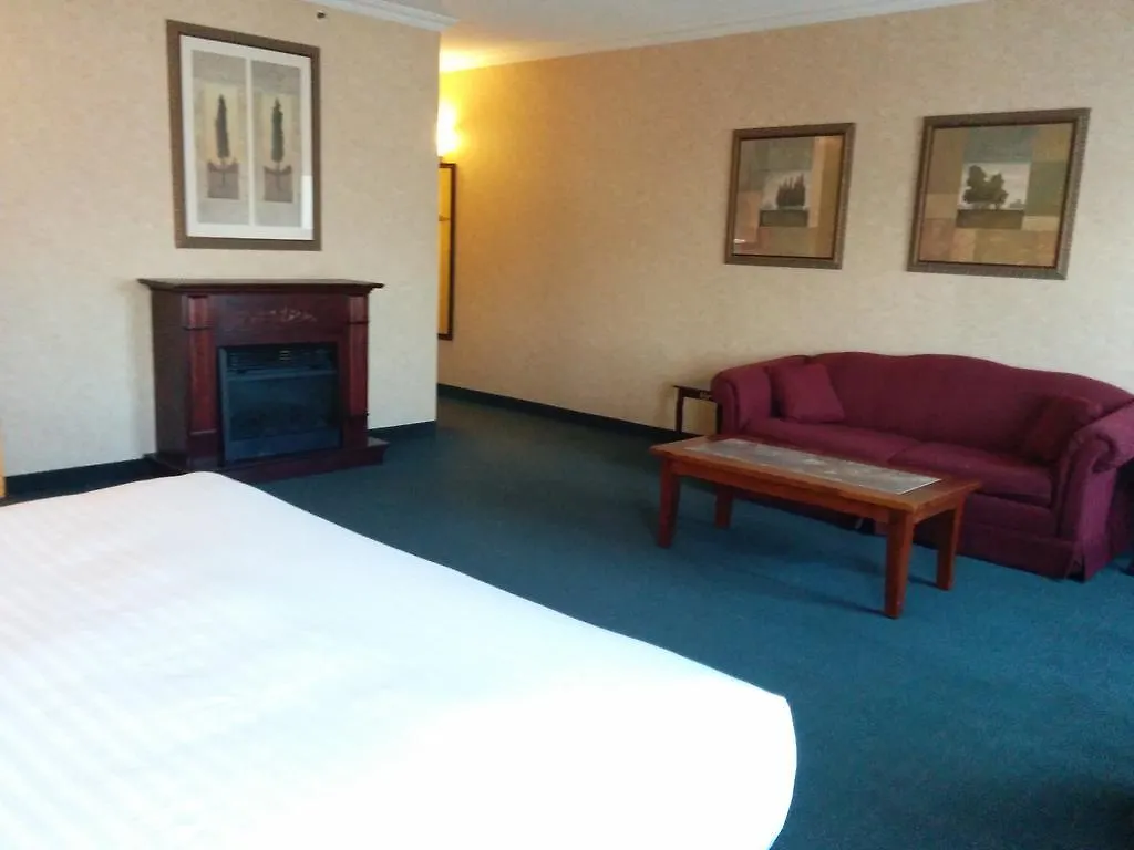 Days Inn By Wyndham Toronto East Lakeview Hotel