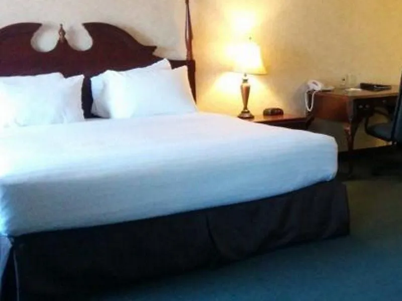 Days Inn By Wyndham Toronto East Lakeview 3*,